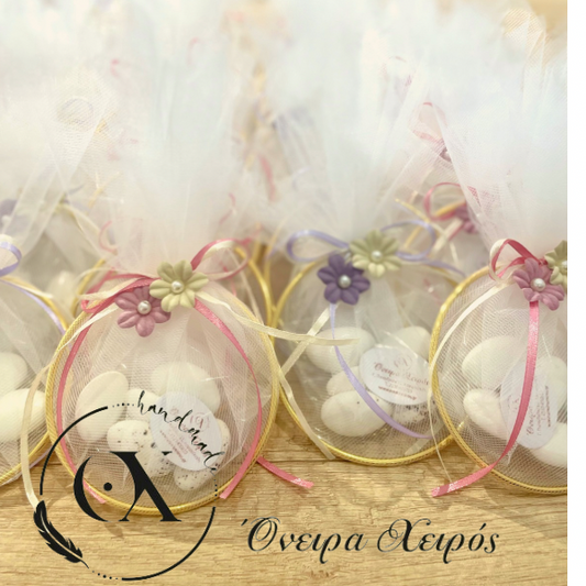 Μπομπονιέρα γάμου κρίκος με λουλούδια